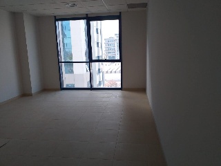 Oficinas y plazas de garaje situadas en Sevilla 8