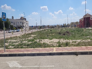 Solar en esquina en Lorquí 2