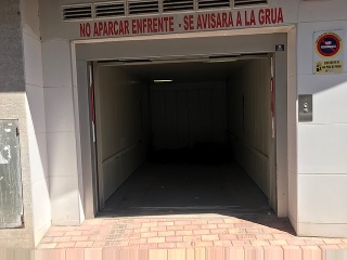 Plaza de garaje en Av. Doctor Artero Guirao 2