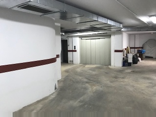 Plaza de garaje en Av. Doctor Artero Guirao 5