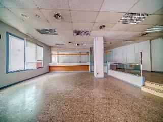 Local comercial en C/ Lasierra Purroy 3