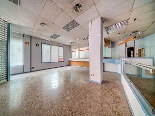 Local comercial en C/ Lasierra Purroy 4