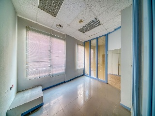 Local comercial en C/ Lasierra Purroy 9