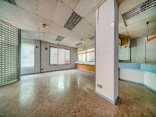 Local comercial en C/ Lasierra Purroy 10