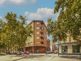 Local comercial en C/ Lasierra Purroy 17