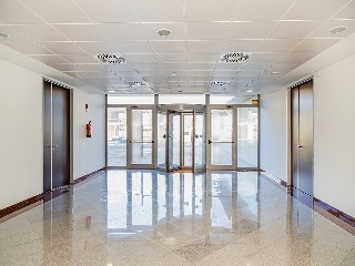 Promoción de oficinas y garajes en C/ Osca, Zaragoza  5