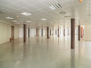 Promoción de oficinas y garajes en C/ Osca, Zaragoza  2