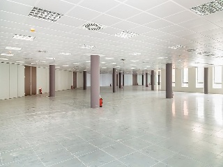 Promoción de oficinas y garajes en C/ Osca, Zaragoza  8