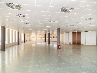 Promoción de oficinas y garajes en C/ Osca, Zaragoza  9
