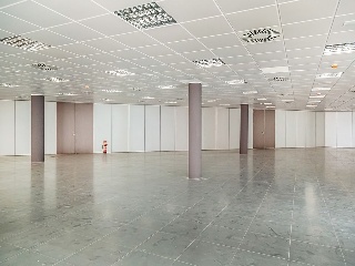 Promoción de oficinas y garajes en C/ Osca, Zaragoza  10