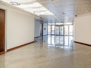 Promoción de oficinas y garajes en C/ Osca, Zaragoza  18