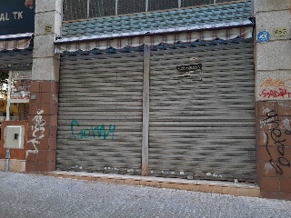 Local comercial en C/ Calaf - Terrassa - 14