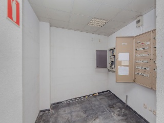Local comercial en C/ Francisco Vila 17