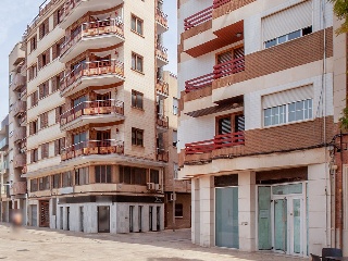 Local comercial en C/ Francisco Vila 23