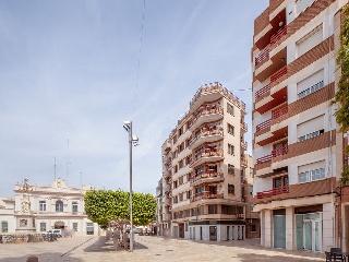 Local comercial en C/ Francisco Vila 24