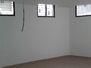 Locales en C/ Lolita Miralles Esteve 3