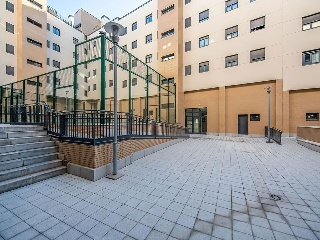 Locales en C/ Felipe Guillén 23
