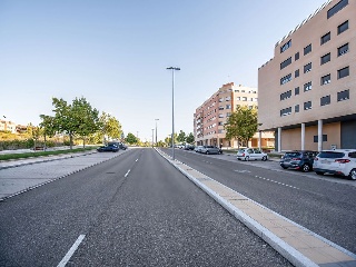 Locales en C/ Felipe Guillén 26