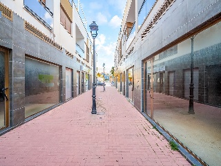 Locales en Av Corts Valencianes 3