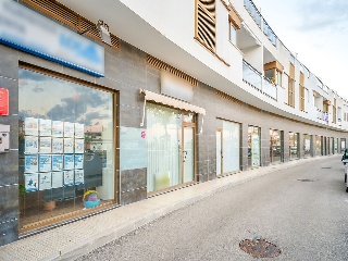 Locales en Av Corts Valencianes 5