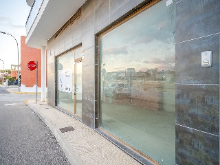 Locales en Av Corts Valencianes 6