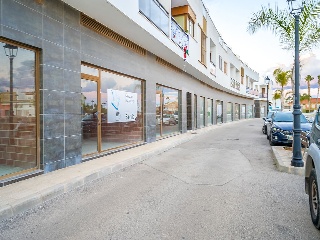 Locales en Av Corts Valencianes 8