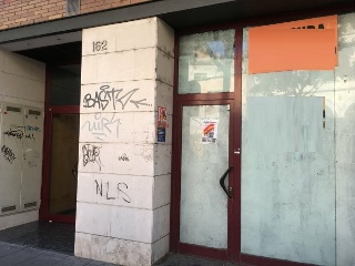 Locales en Av Jaume I 4