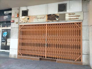 Local en venta en Sabadell de 247  m²