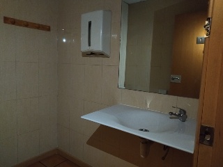 Local en C/ Latorre, Sabadell (Barcelona) 12