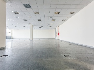 Edifico conjunto de oficinas y plazas de aparcamiento en Av de la Industria, Alcobendas (Madrid)  3
