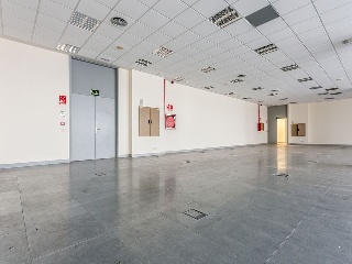 Edifico conjunto de oficinas y plazas de aparcamiento en Av de la Industria, Alcobendas (Madrid)  10
