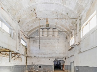 Nave Industrial en C/ Camí de la Torre del Breny 6