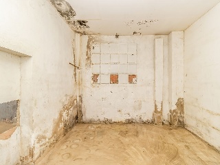 Nave Industrial en C/ Camí de la Torre del Breny 8