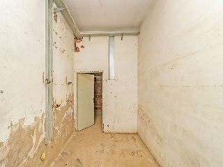 Nave Industrial en C/ Camí de la Torre del Breny 10