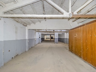 Nave Industrial en C/ Camí de la Torre del Breny 13