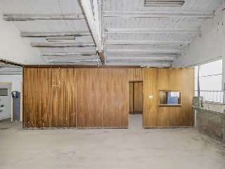 Nave Industrial en C/ Camí de la Torre del Breny 14
