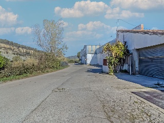 Nave Industrial en C/ Camí de la Torre del Breny 19