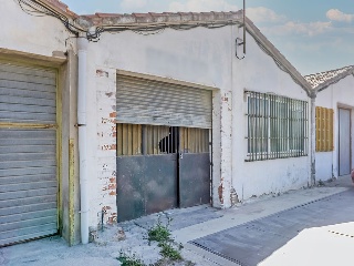Nave Industrial en C/ Camí de la Torre del Breny 20