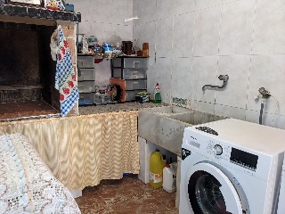 Suelo rústico con edificación en Llaurí 33