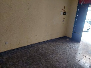 Local en C/ Higinio Mangas, Valladolid 2