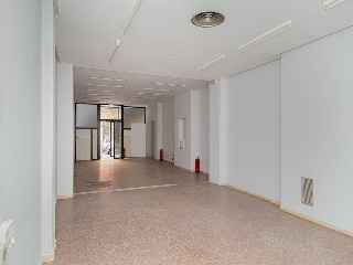 Locales en C/ Salvador Minguijon, Zaragoza 5