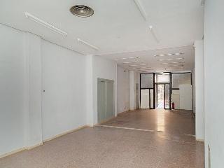 Locales en C/ Salvador Minguijon, Zaragoza 6