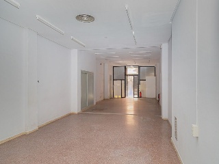 Locales en C/ Salvador Minguijon, Zaragoza 7