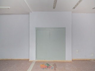 Locales en C/ Salvador Minguijon, Zaragoza 8