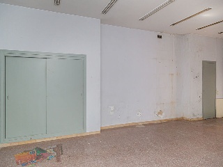 Locales en C/ Salvador Minguijon, Zaragoza 10