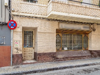 Locales en C/ Hilarión Eslava, Zaragoza 2
