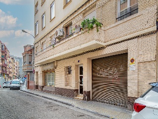 Locales en C/ Hilarión Eslava, Zaragoza 4