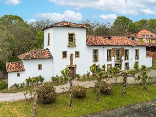 Piso en venta en Oviedo de 900  m²