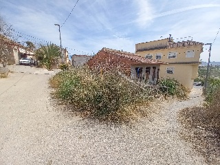 Terreno con Edificación en El Esparragal 3