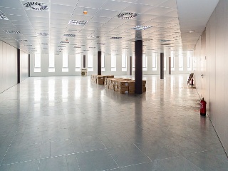 Oficinas y garajes en C/ Osca - Zaragoza - 16